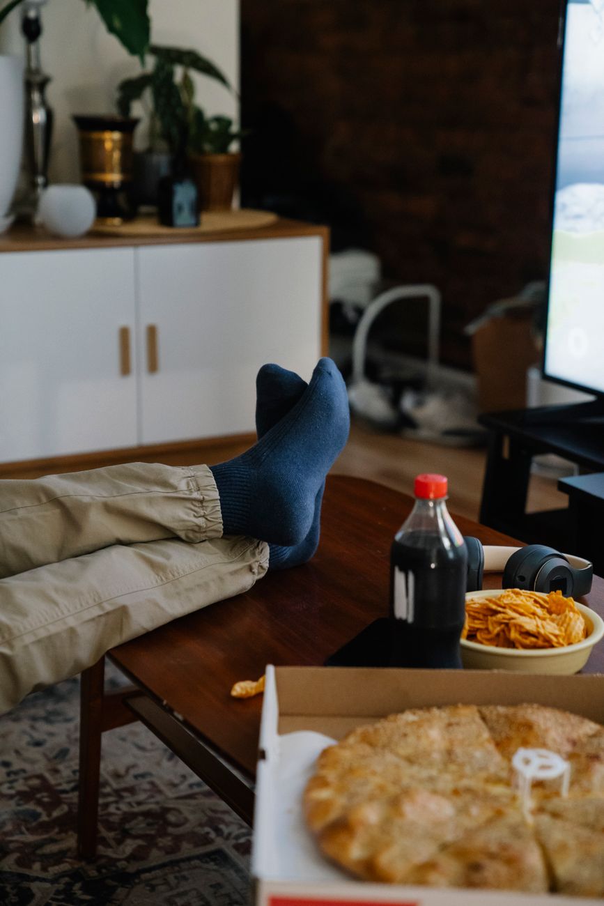 mindless snacking, tv, healthy, habit, portion