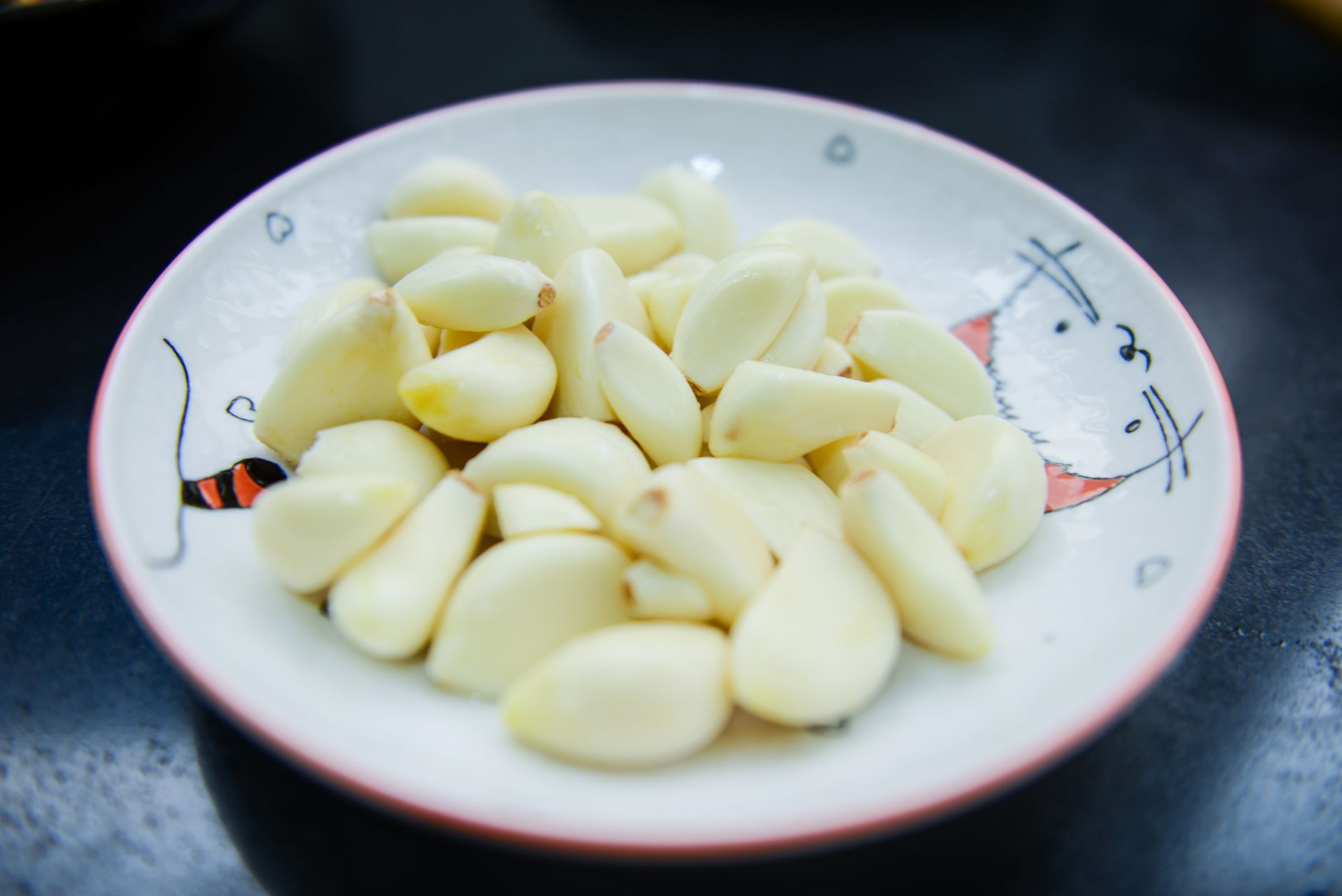 peel garlic fast, jar shake method, microwave method, silicone tube