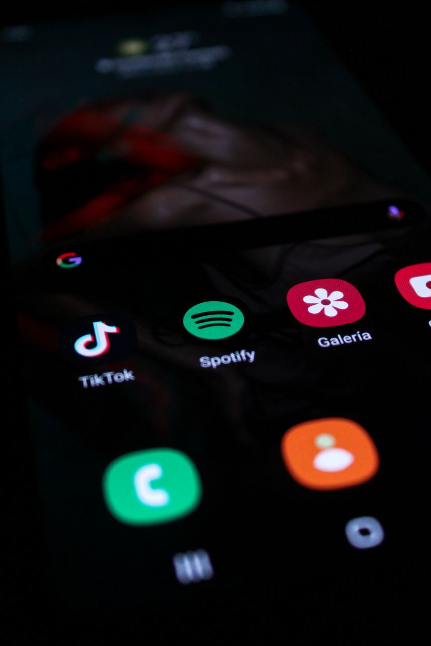 app permissions, battery drain, location tracking, Android battery, iOS background