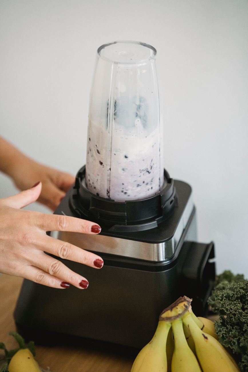 clean blender, dish soap, self clean, smoothie, kitchen cleanup
