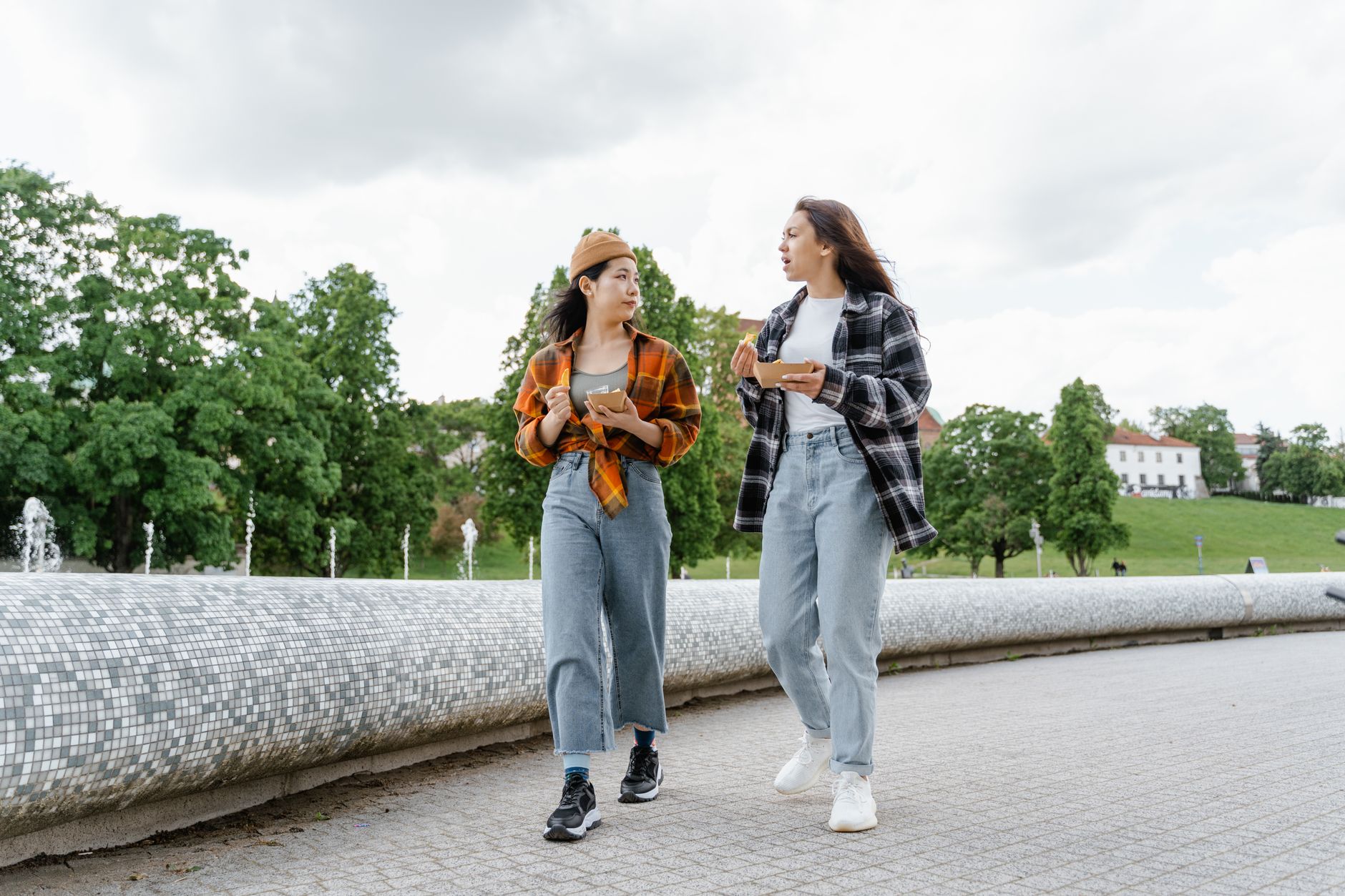 walking after meals, digestion, blood sugar, habit, walking