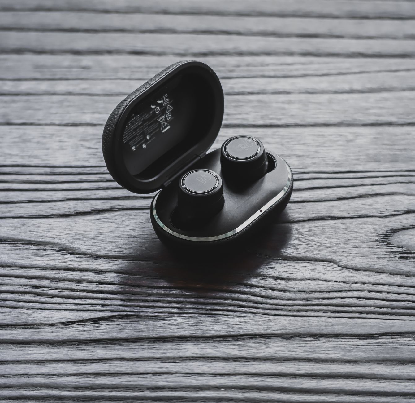 earbuds falling out, ear tip fit, silicone tips, earbud hack
