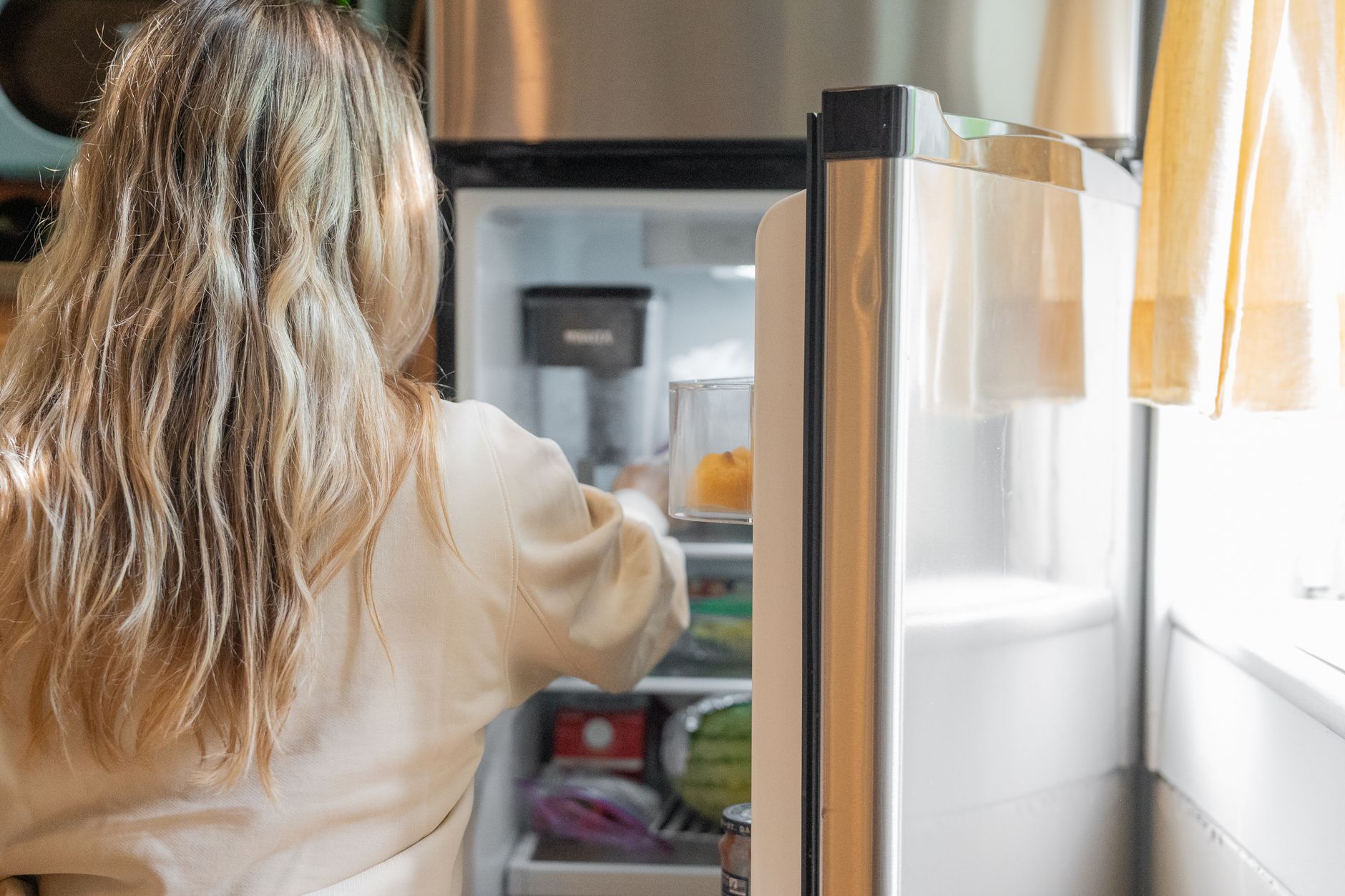 deep clean fridge, refrigerator cleaning, holiday prep, baking soda, food safety