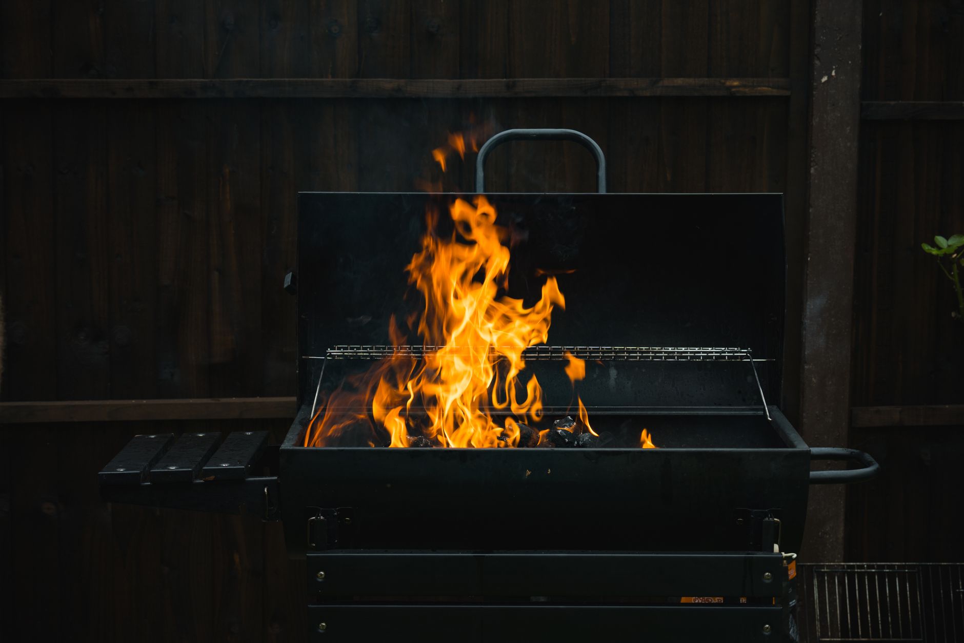 grill safety, summer barbecue, grill brush, cleaning grill, bristle danger