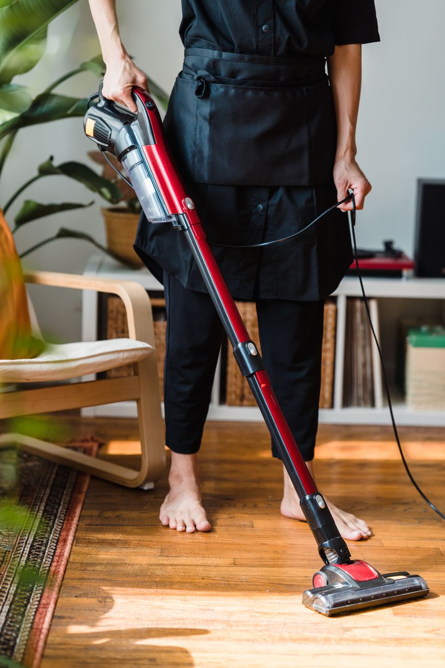 cordless vacuum review, stick vacuum, long battery vacuum, quick clean ups