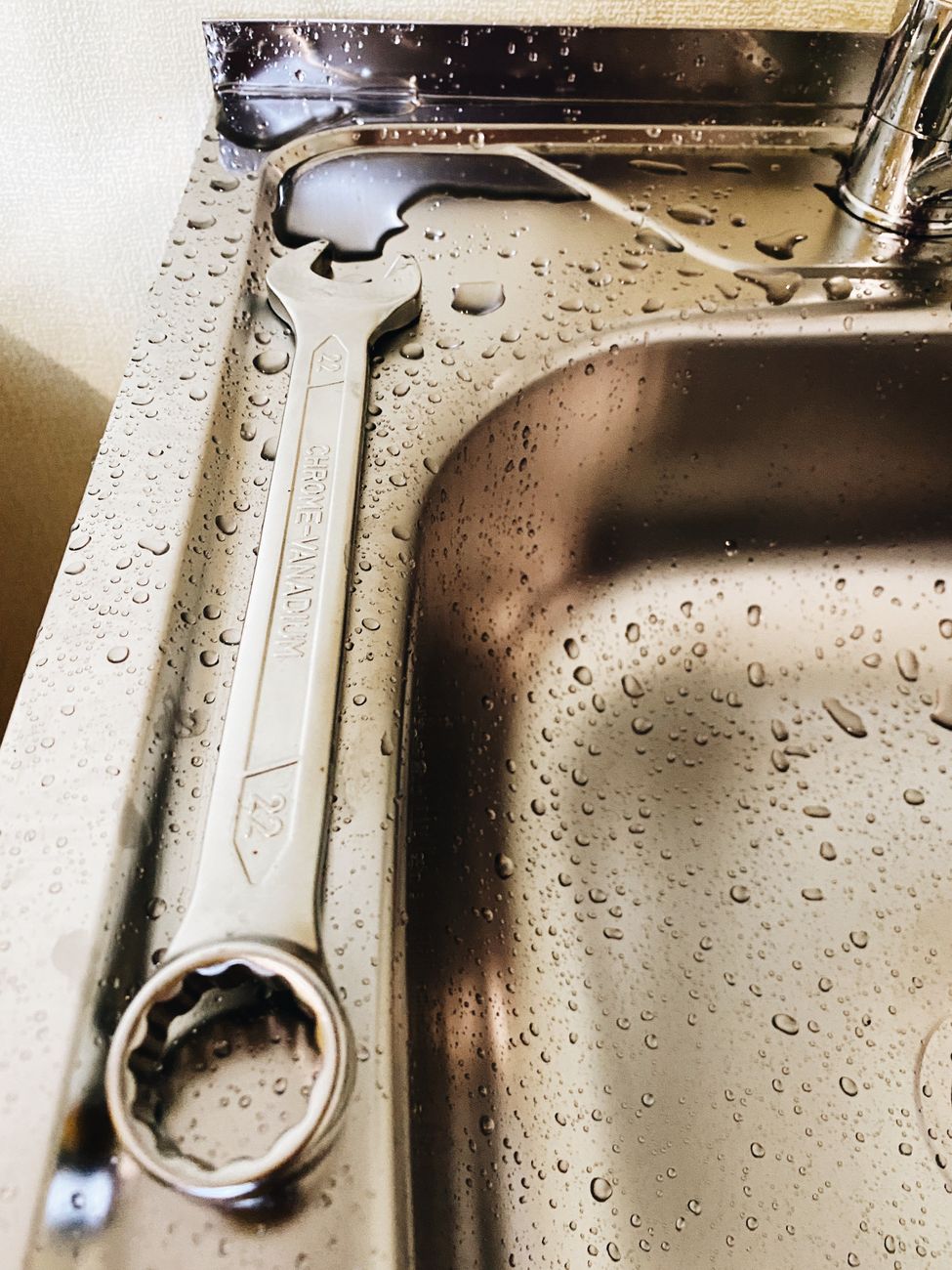 kitchen faucet, faucet replacement, plumbing DIY, sink faucet, home repair