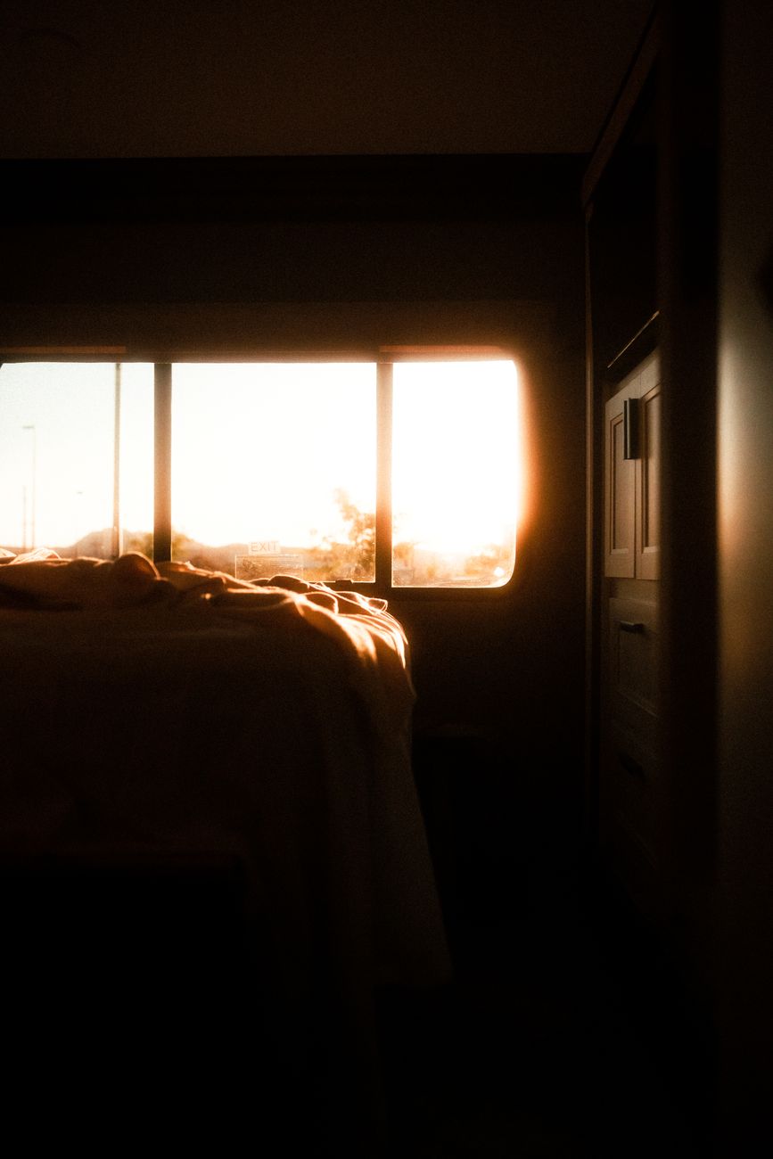 morning routine, wake up, energy, sleep inertia, daylight