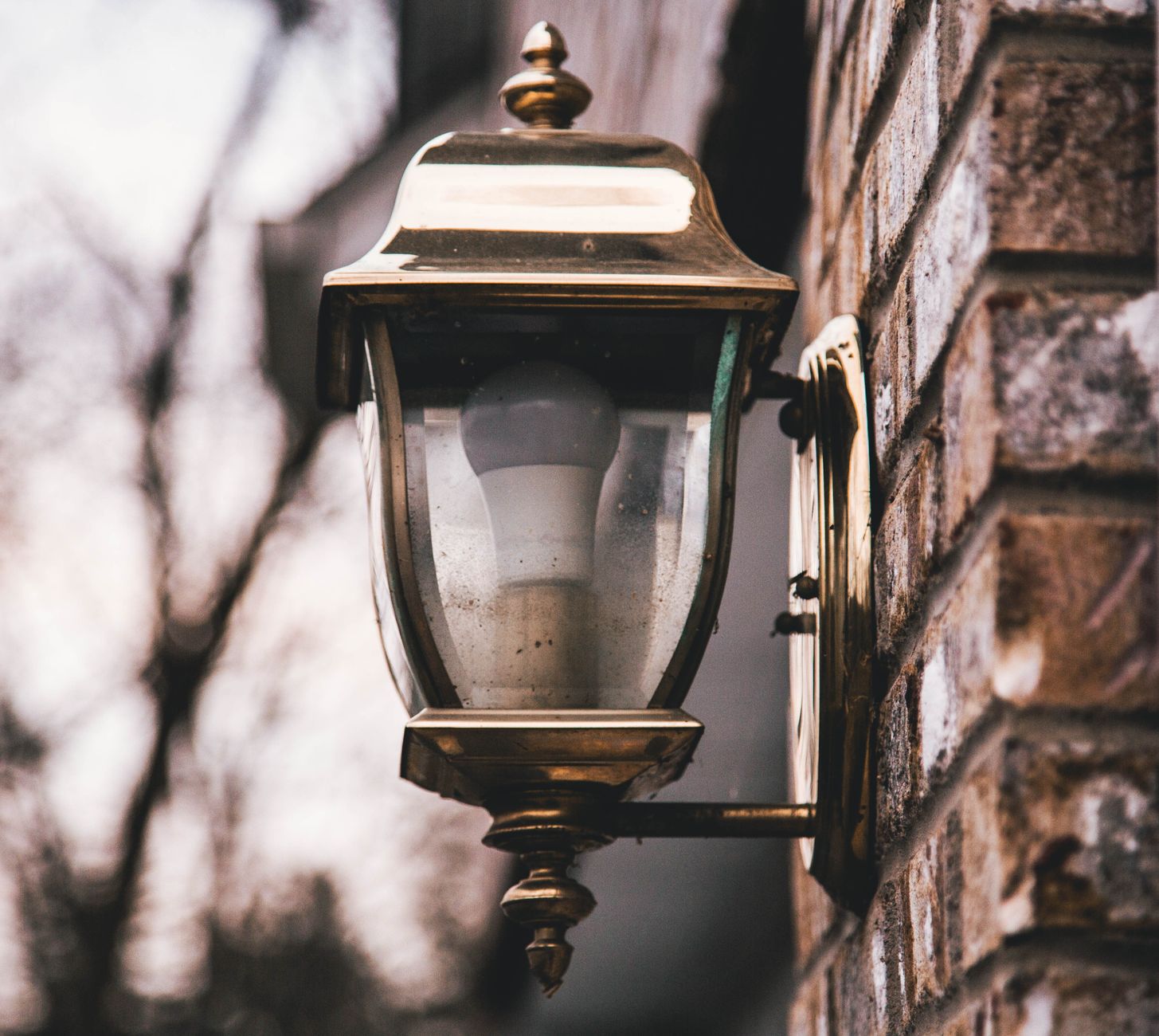 bug light, porch lighting, yellow bulb, insect repellent, outdoor light