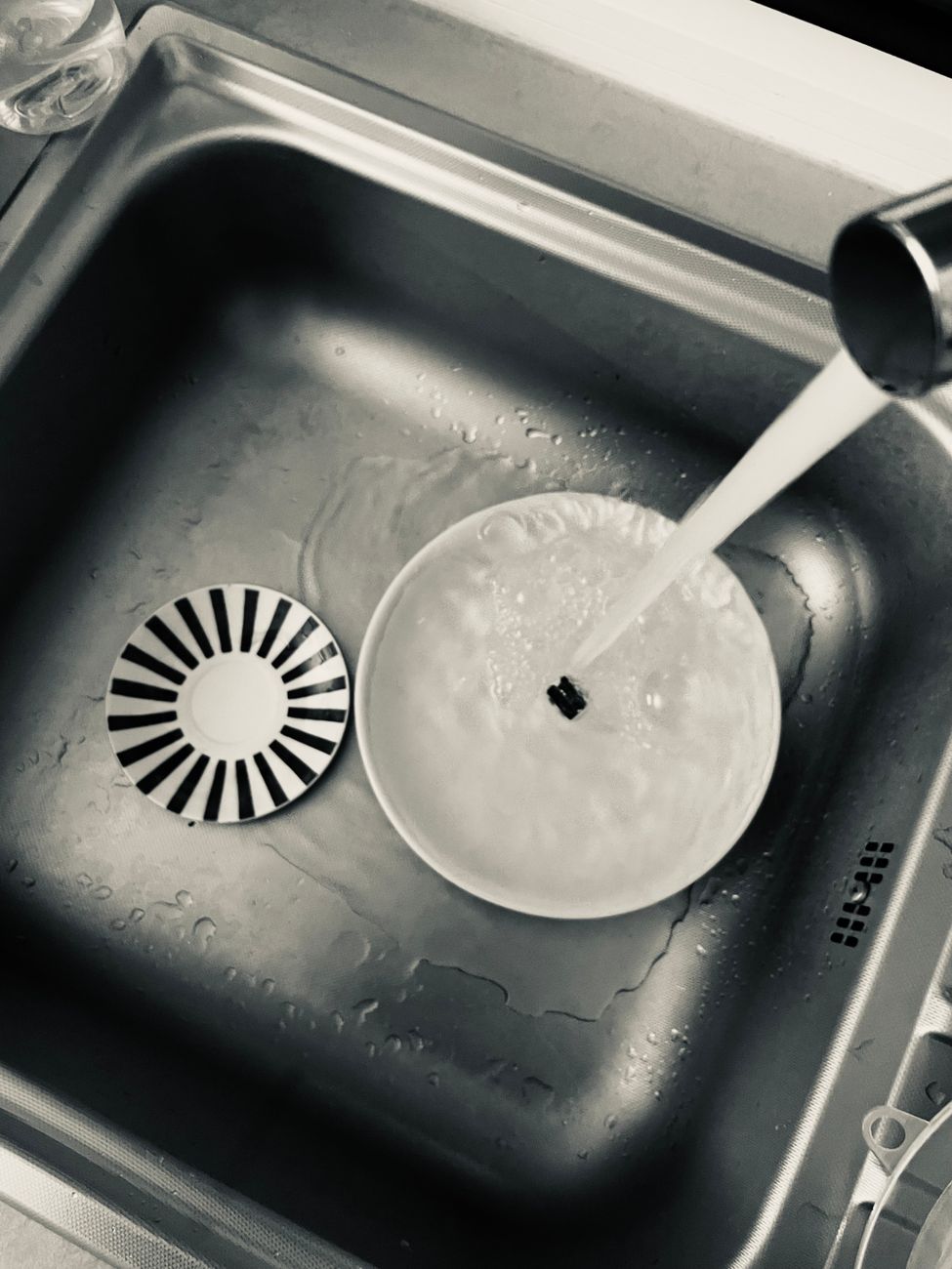 dishes routine, kitchen sink, daily cleaning, dish washing habit, kitchen hygiene