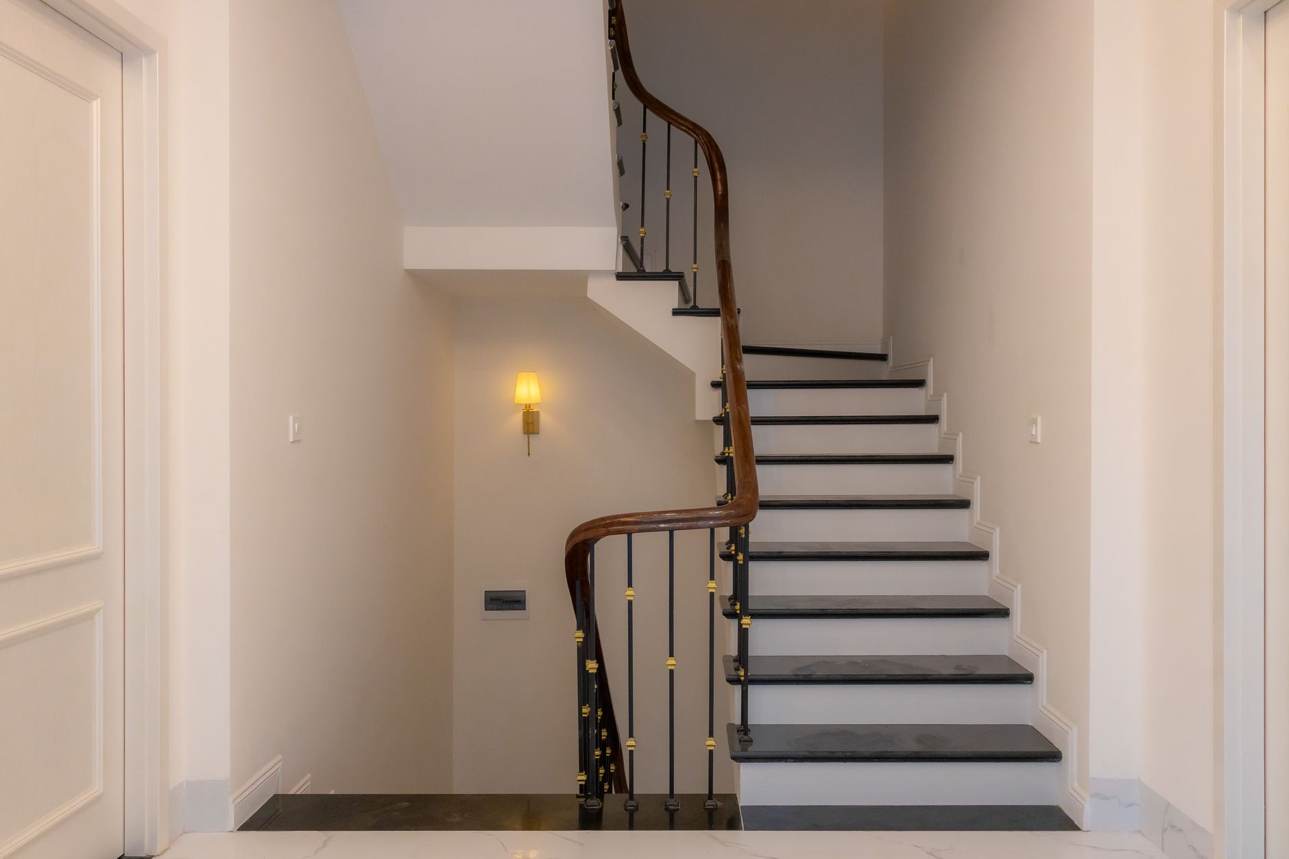 squeaky stair, stair noise, quiet stairs, floor squeak, wood stairs
