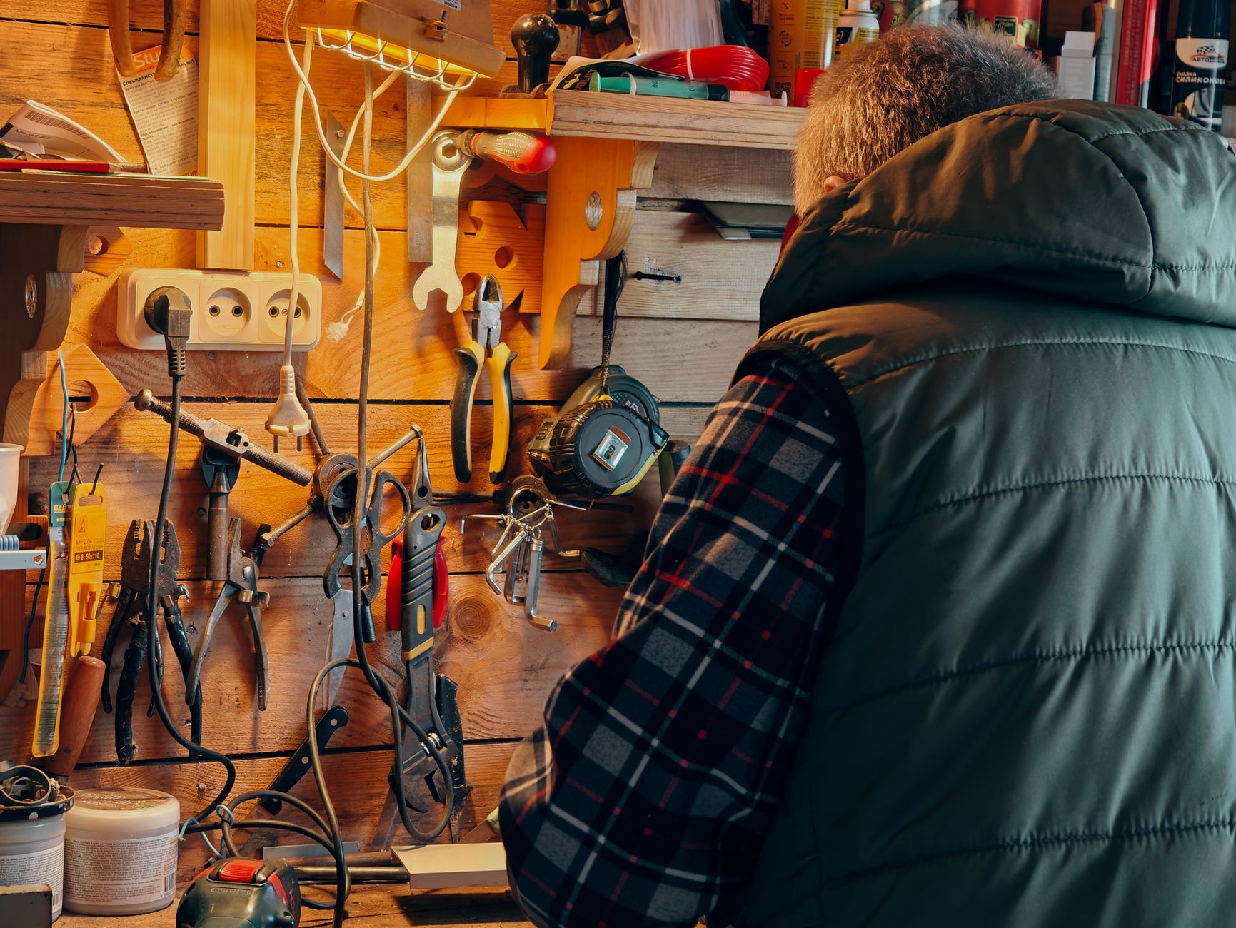 garage smell, gasoline odor, garage storage, winter garage, odor control