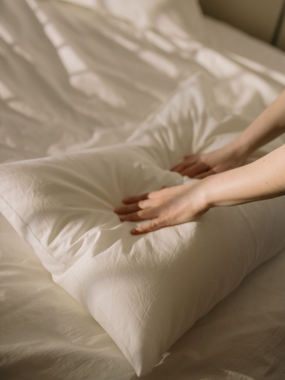 pillow refresh, fall bedding, fluff pillows, bedroom cozy, pillow care