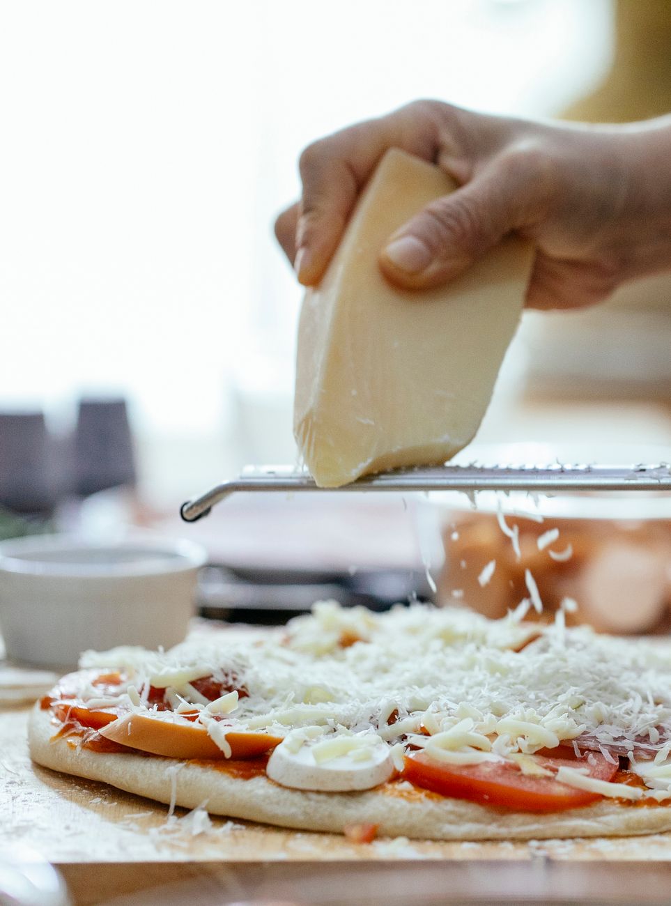electric grater, kitchen appliance, cheese grater, food prep