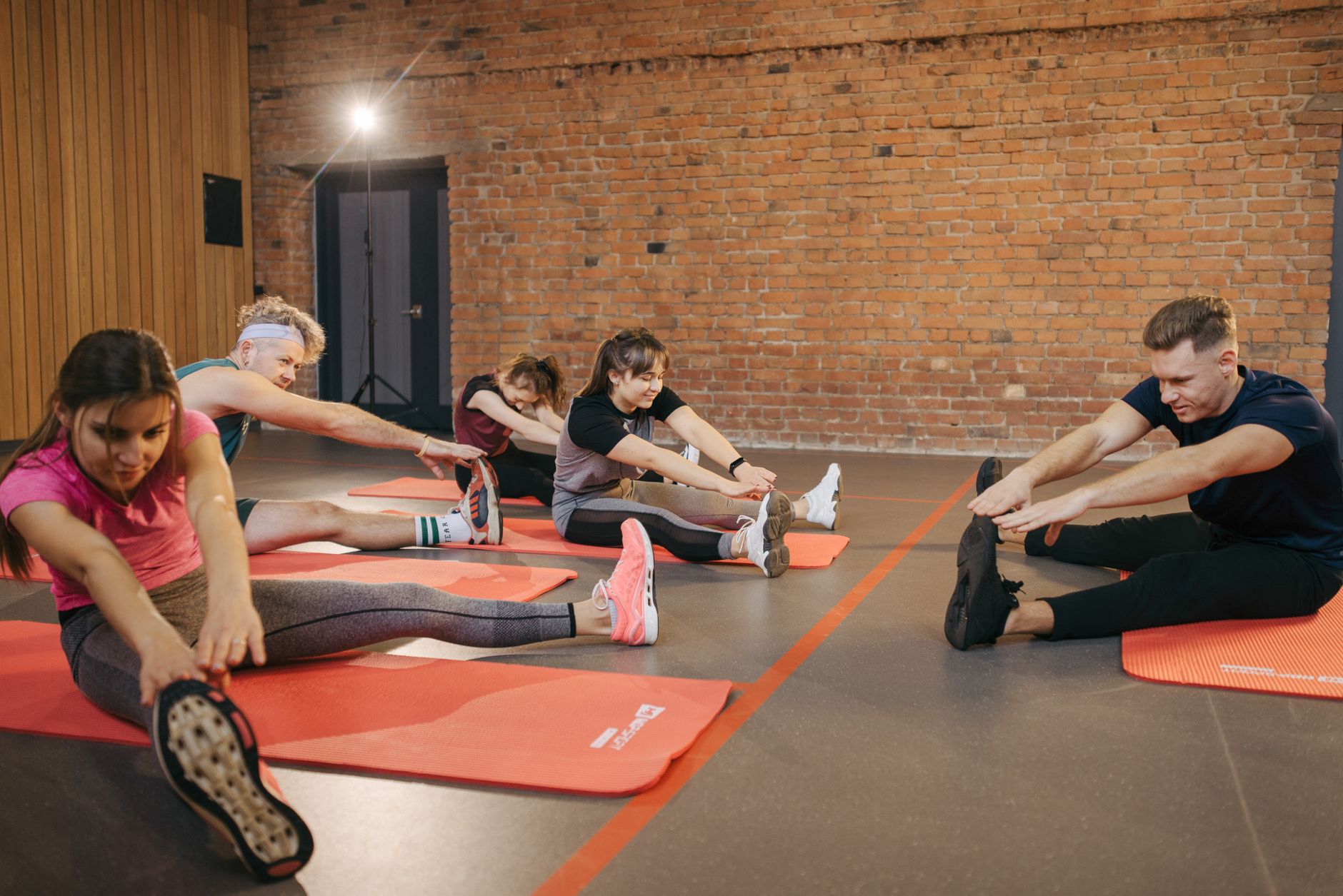 workout recovery, muscle soreness, stretching, rest day, hydration