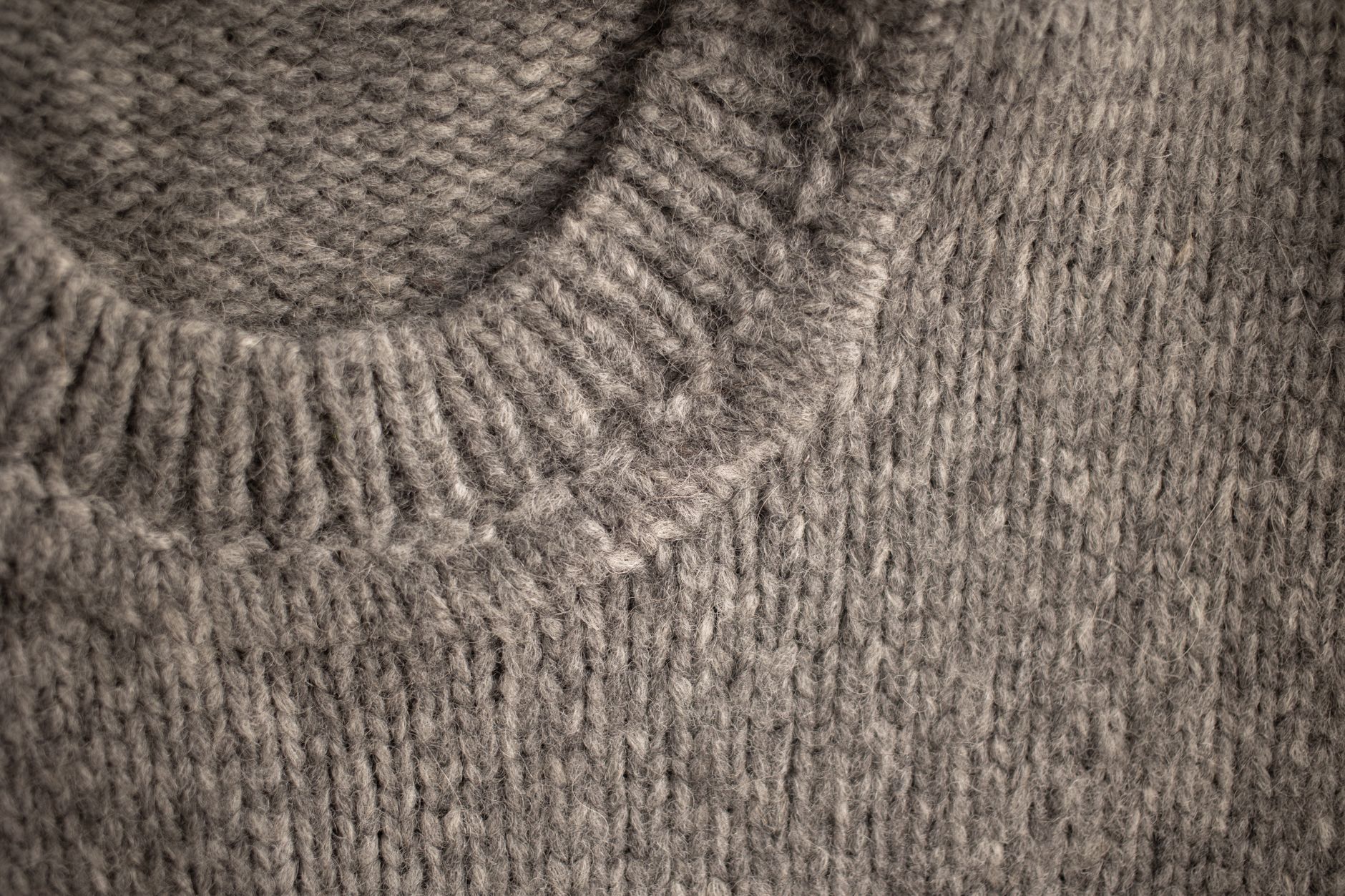 de-pill sweater, sweater shaver, pilling removal, fall wardrobe, sweater care