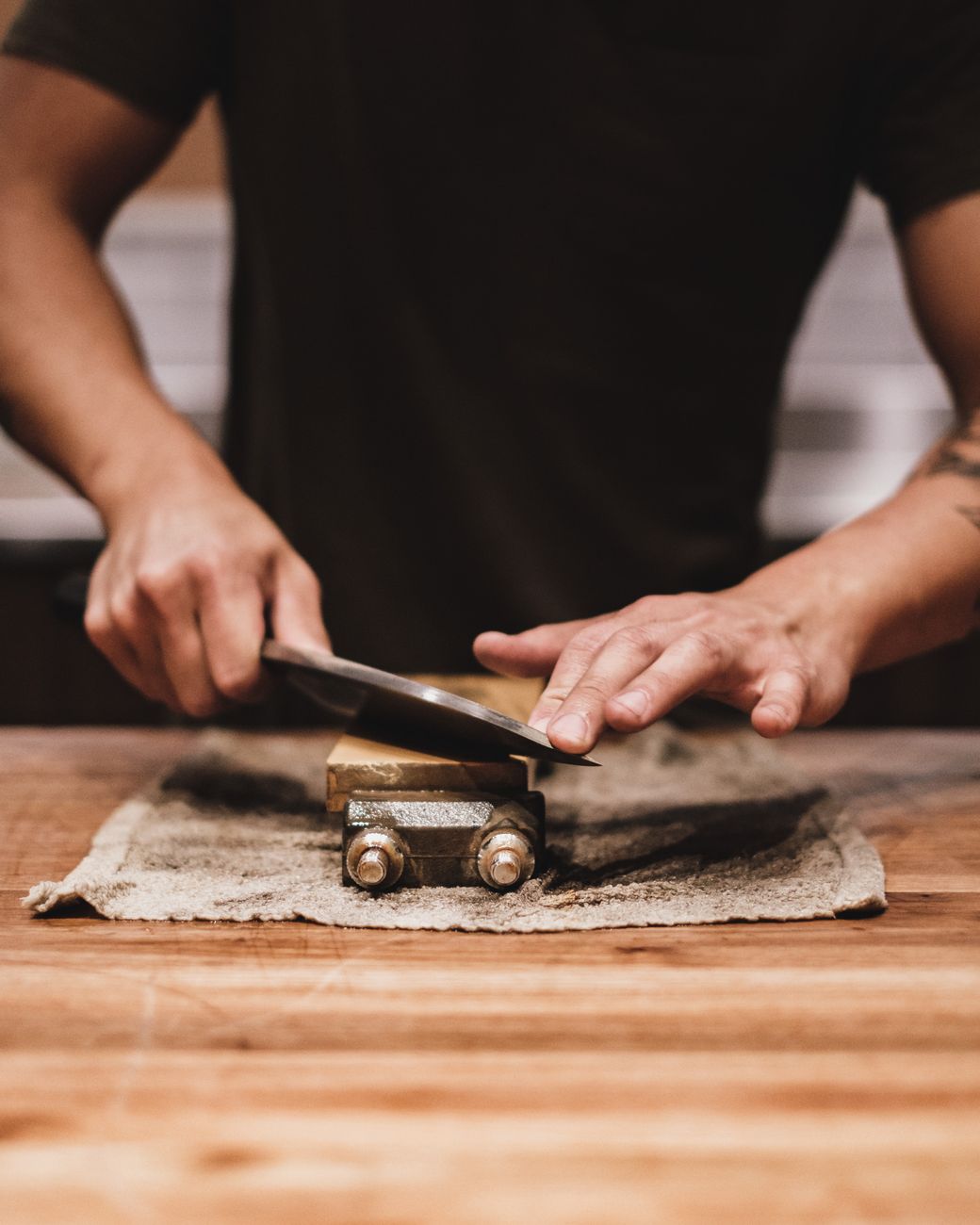 knife sharpening, whetstone, kitchen knives, sharp blade, cooking prep